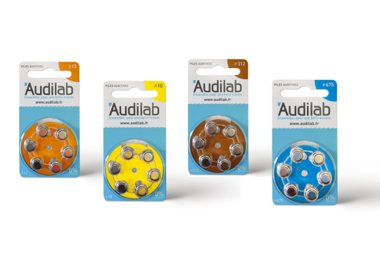 Piles pour appareils auditifs de haute performance, vendues par Audilab, garantissant une durée de vie optimale et une fiabilité pour les utilisateurs souffrant de troubles auditifs.